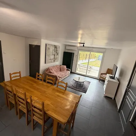 Des Prairies Du Val Дом отдыха *